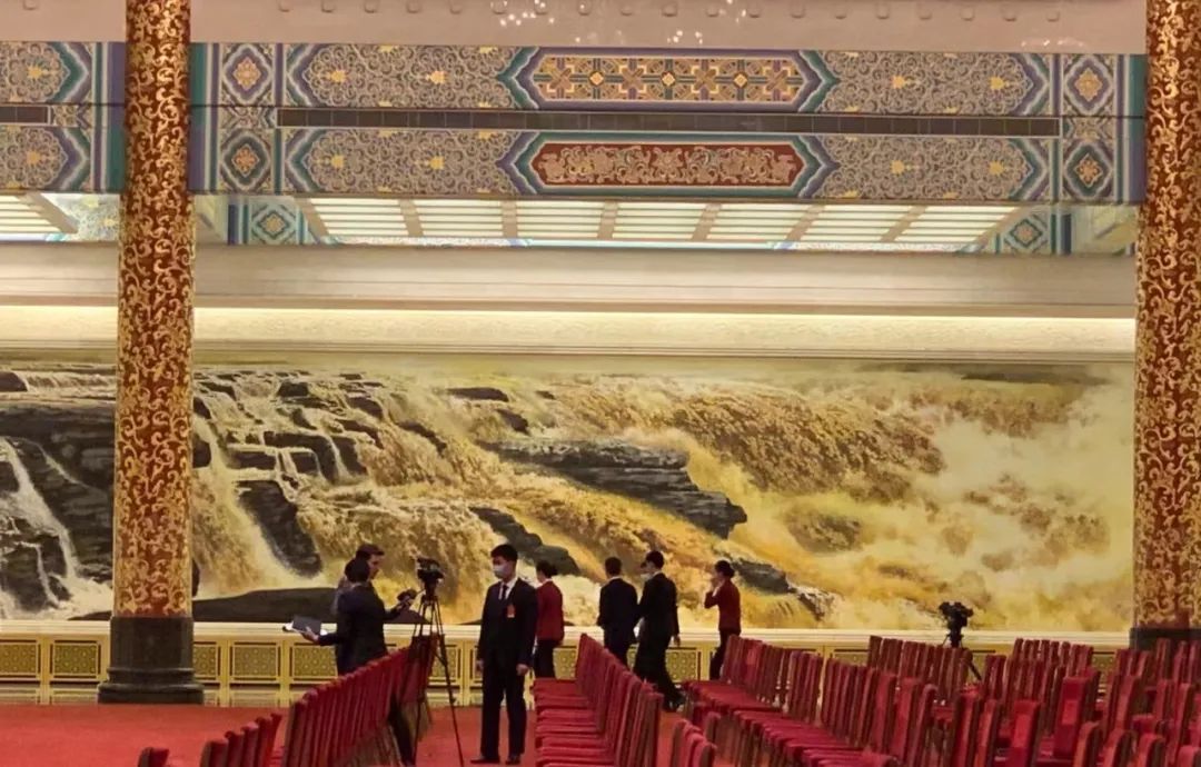 人民大会堂实时画面,亲眼所见的震撼人民大会堂