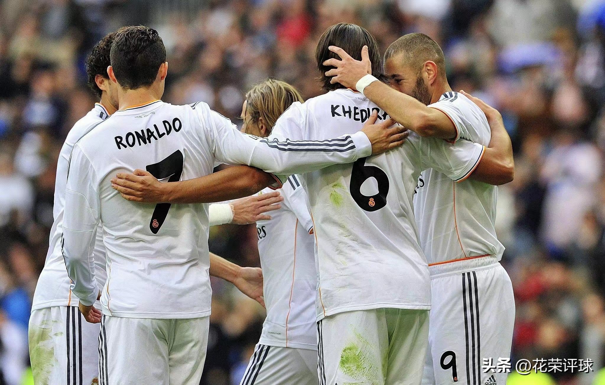 实至名归本泽马荣膺2022年金球奖,本泽马终于拿到金球