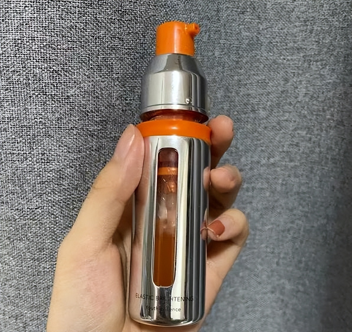 最好的精华是兰蔻还是雅诗兰黛,雅诗兰黛精华好用还是兰蔻好用