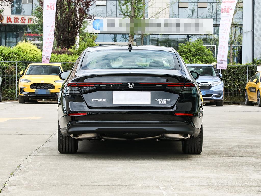 全新雅阁对比新一代蒙迪欧,1.5蒙迪欧和1.5雅阁谁的动力快一些