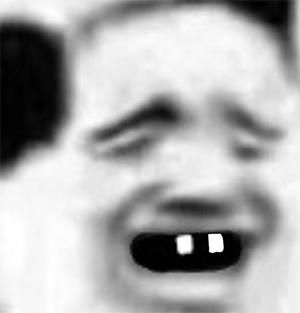 意外把蕾丝*裤内**弄丢在了学校食堂？结果...哈哈哈这下彻底尴尬了