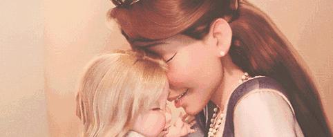 玉林一孕妇上厕所时，突然生了！孩子被卡蹲便器......