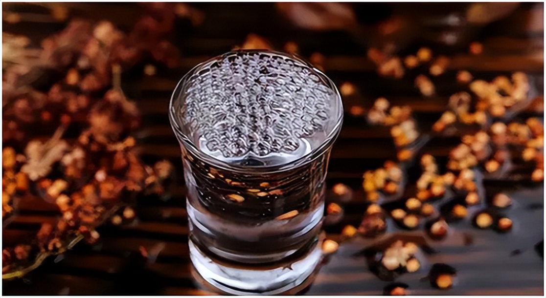 买酒看配料表靠谱吗,买酒如何辨认粮食酒