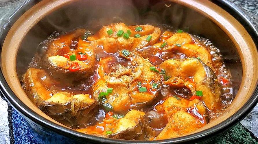 怎样炸带鱼不腥不破皮窍门,烧鱼不腥不破皮有秘诀