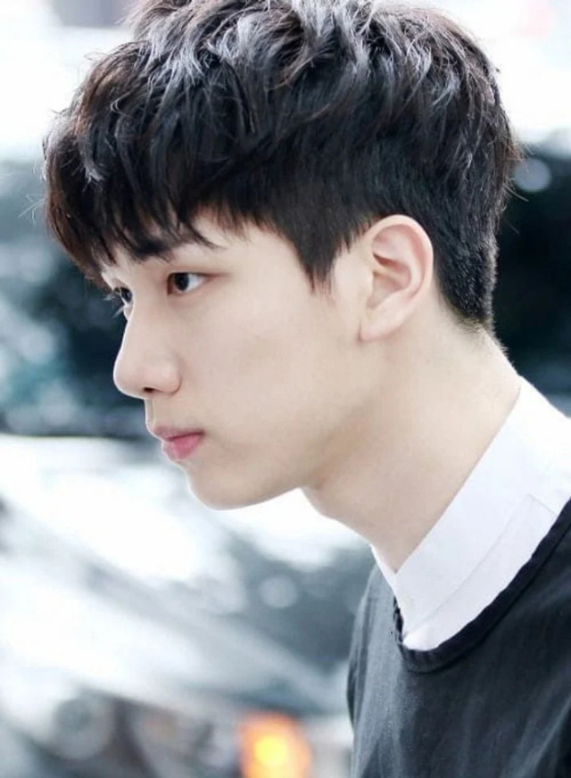 男生韩剧烫发发型推荐,韩式男生烫发推荐蓬松