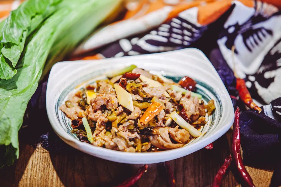 餐饮扎堆街道能开生鲜嘛,餐企现状