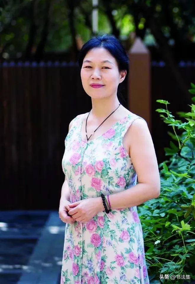 百卉争春——中国书协第八届女书家委员会委员作品选刊