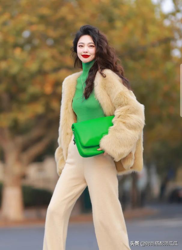 穿皮草显高贵,连帽皮草搭配什么穿好看
