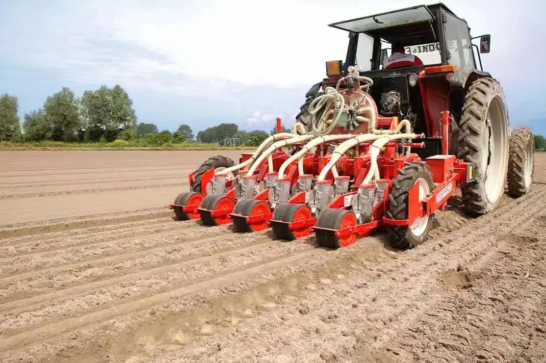 农作物免费脱粒秸秆变废为宝,农业秸秆变废为宝