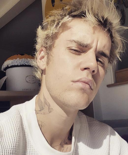 为什么明星脸上就没有胡子啊,为什么明星的脸上一点胡子也没有