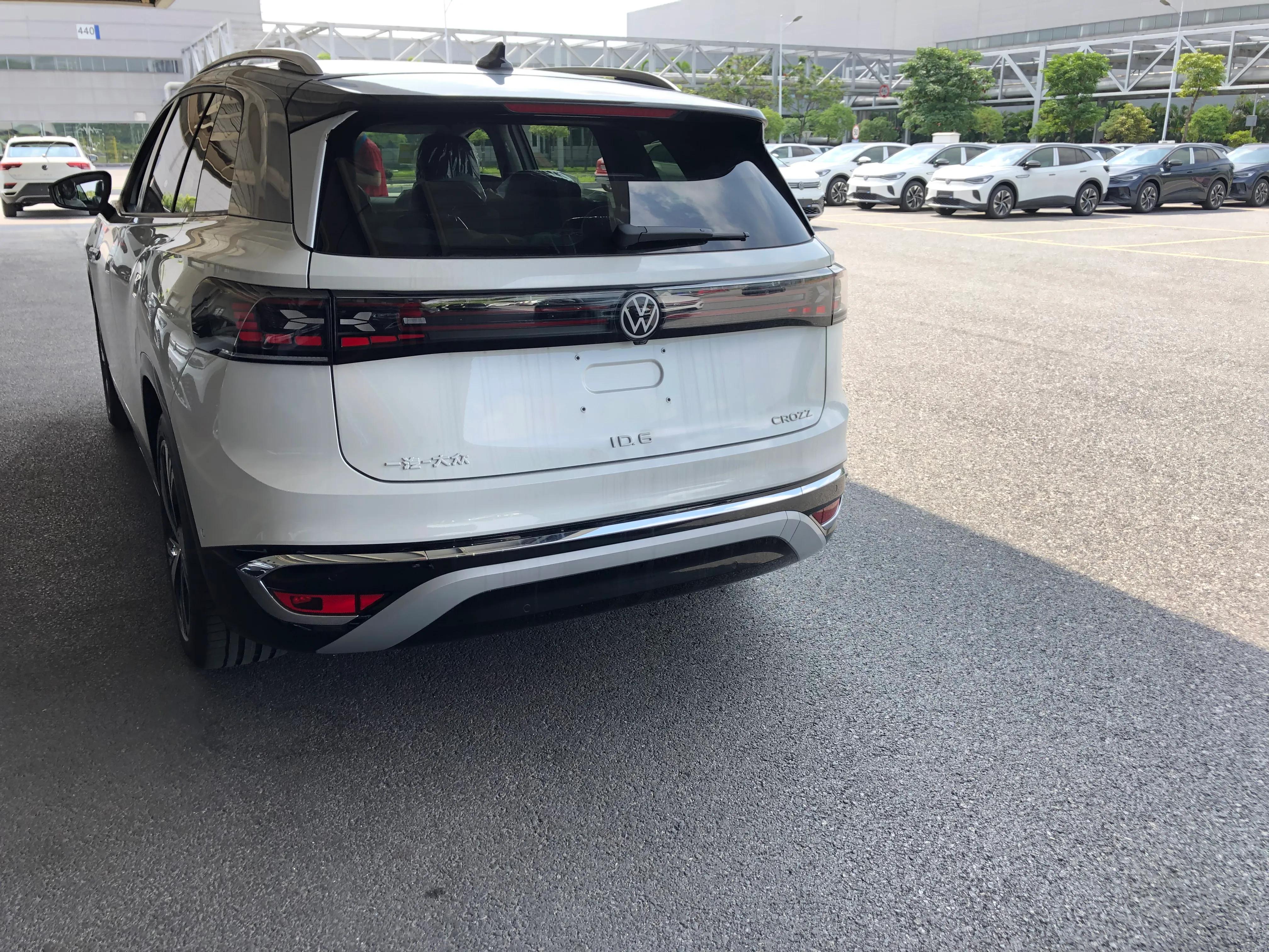 一汽大众id.6crozz,白色id.6crozz测评