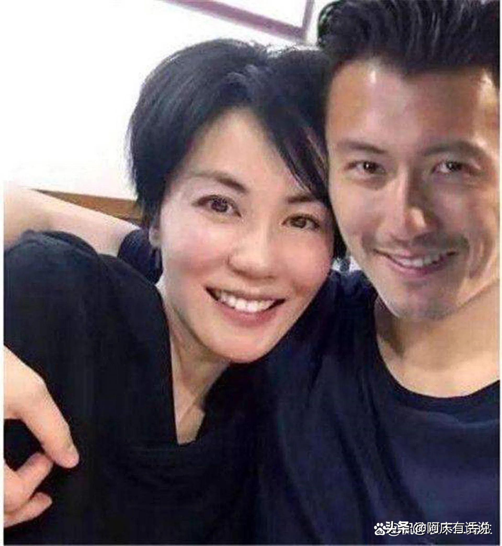 离了两次婚的王菲最终情归谢霆锋，54岁的她终于获得最初的幸福。