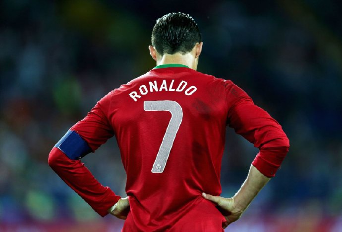 足坛最强右脚前锋,足球十大左脚射门高手