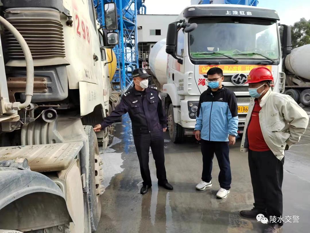 守平安护团圆陵水公安交警圆满完成“春节”假期交通安保工作|平安春运交警同行