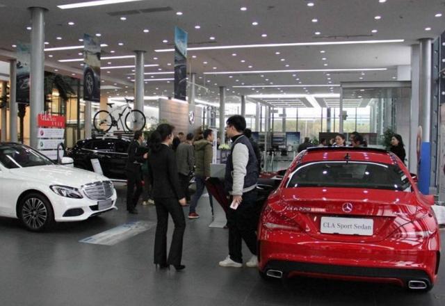 买车去4s店好还是去汽贸城好 (买车到底应该去汽贸店还是4s店)