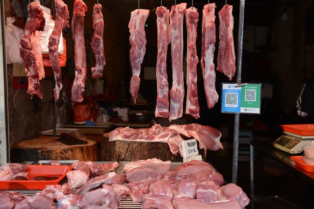 大学生卖猪肉一年赚100万,大学生卖猪肉一年赚200万