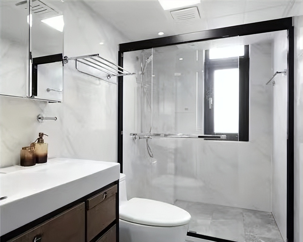 卫生间光线太亮门怎么处理,卫生间光线太暗要什么墙面