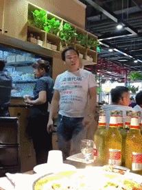 每日一笑：这个测试能说明什么？就这样怼十个手机都得破吧？