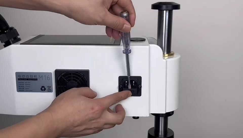 自动攻丝机视频教学,自动攻丝机上下原理