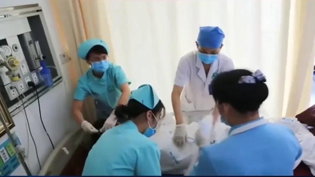 小孩误喝了布洛芬退烧药怎么办,误把药当饮料喝了