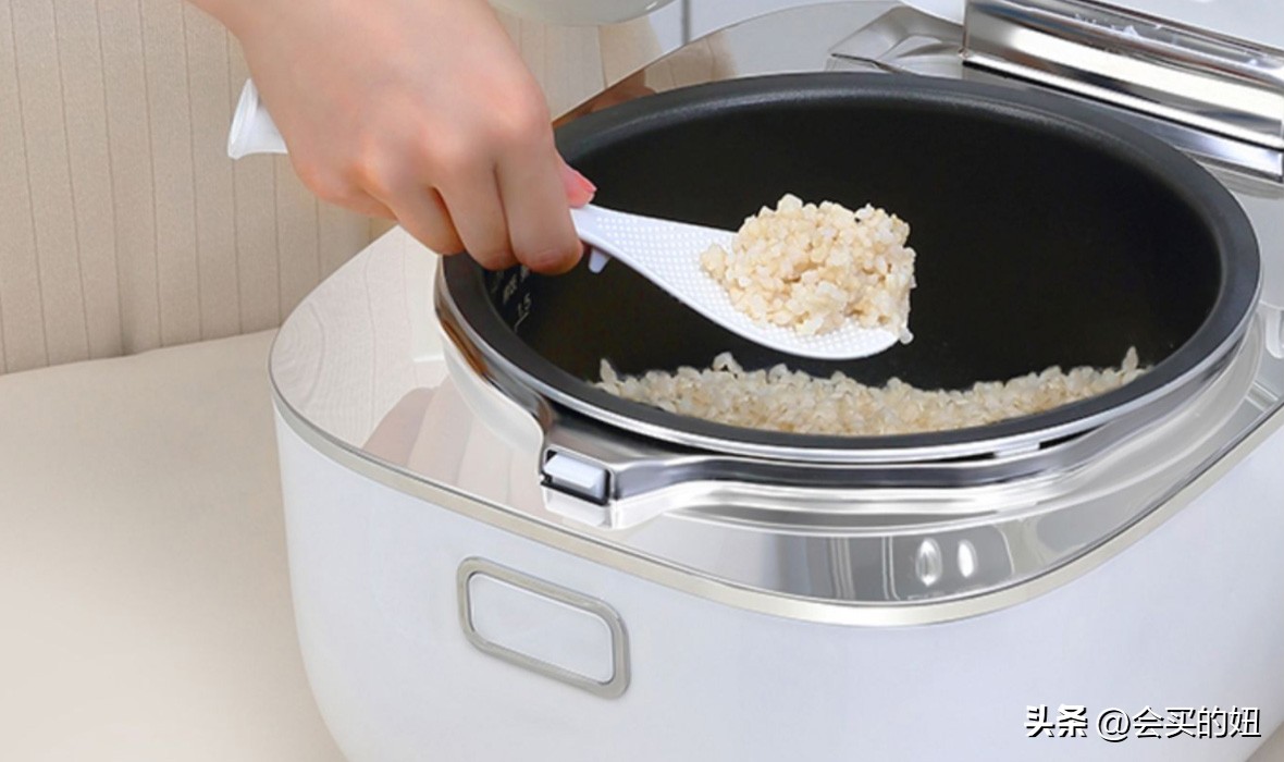 如何挑选一款好的家用电饭煲,电饭煲怎么挑选一款适合家用的