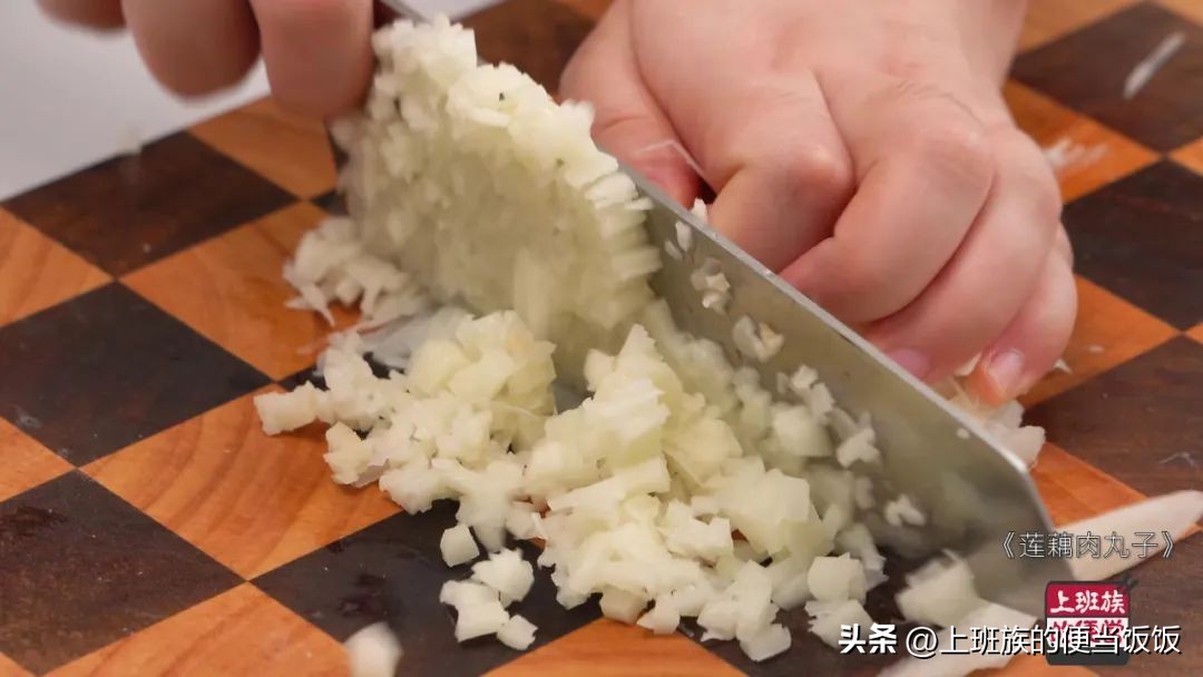 肉丸子里加点白糖好吃吗,怎么做的肉丸子不柴不散