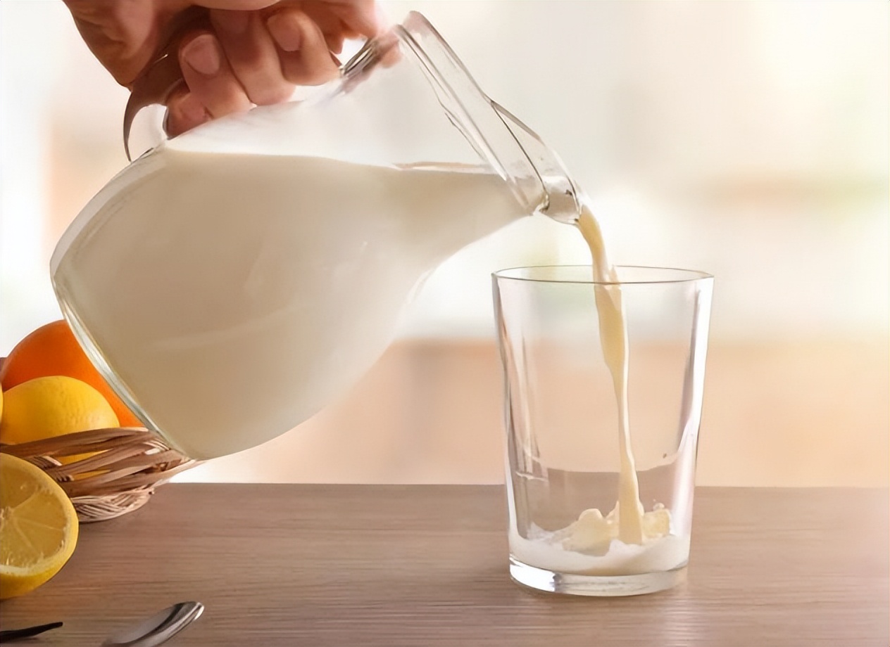 老人喝牛奶与不喝牛奶的区别,喝牛奶与不喝牛奶老人有什么区别