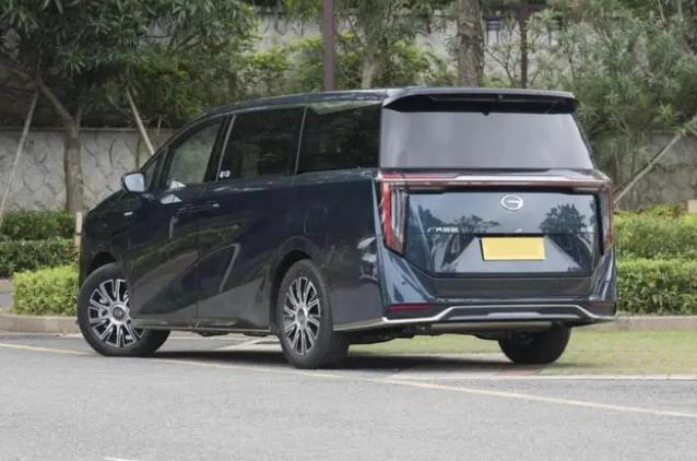 传祺e9MAX对比新岚图梦想家试驾,岚图梦想家跟传祺e9比较