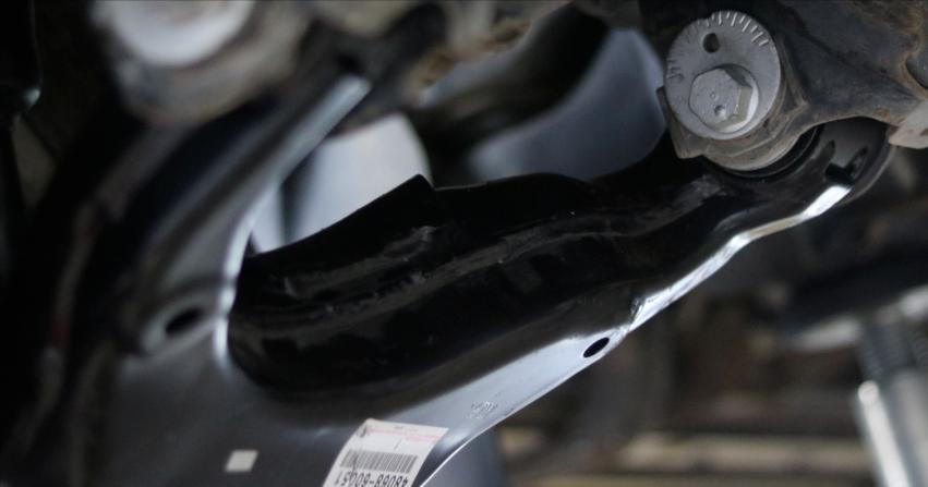 丰田霸道生锈,破旧丰田翻新