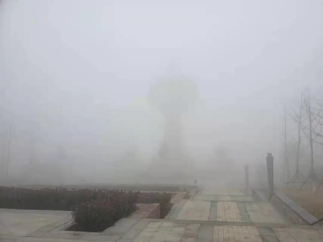 河南省驻马店市汝南县大雾预警,今晨大雾宛如仙境