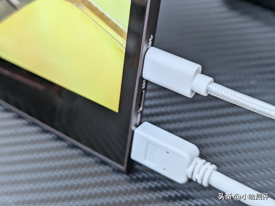 一千多元的oled屏幕手机,一千多的oled便携显示器