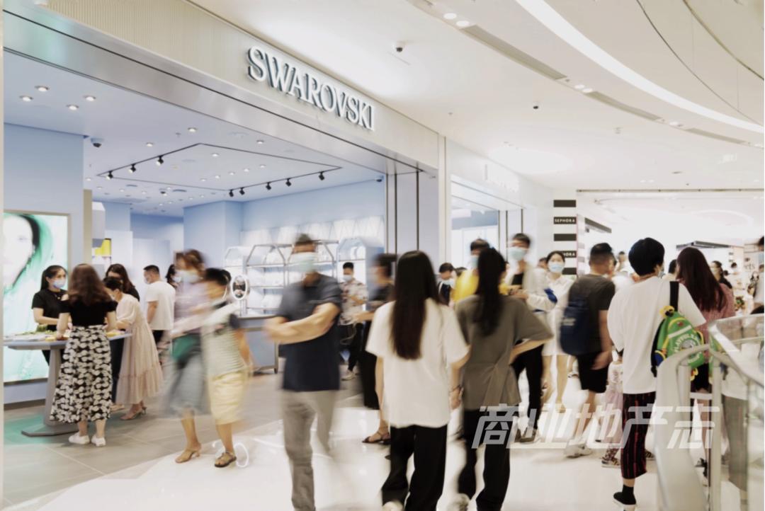 为了提升观察海口万象城的本地化视角,我在海口住了一整周