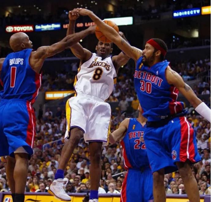 鏖战7场创下1-3大逆转的历史纪录,近十年总决赛大比分