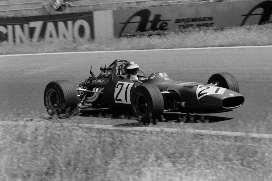 鏅氬勾鐨勬仼浣愭硶鎷夊埄,娉曟媺鍒╂仼浣愯禌杞︾増