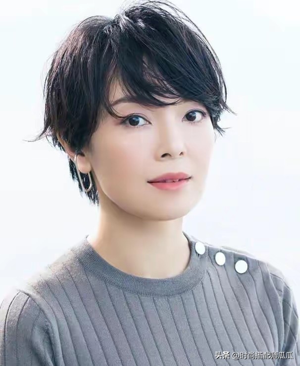 女生头发太多理什么短发减龄,女士短发越短越好