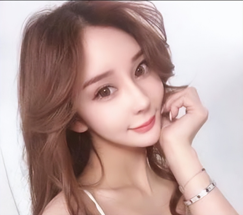 浙江富二代，花3亿追网红女，骗王思聪1.7亿，下场大快人心