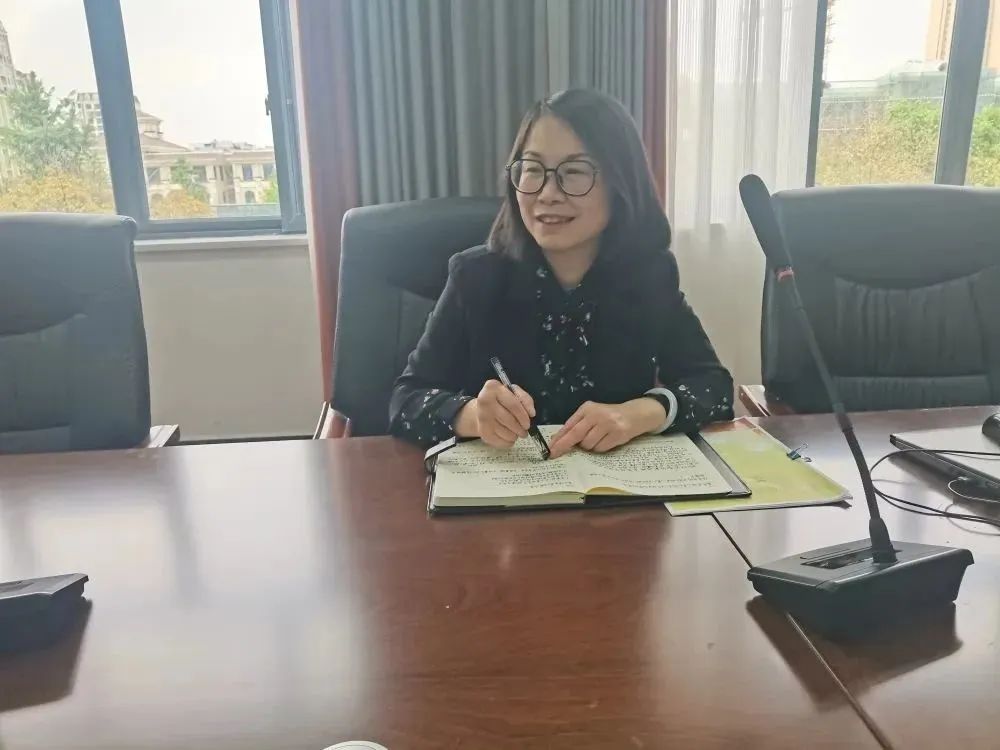 爱无巨细·情满校园