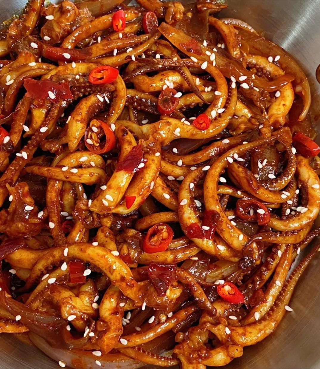 鱿鱼怎么用平底锅清蒸比较好吃,鱿鱼清蒸是凉水下锅还是热水下锅