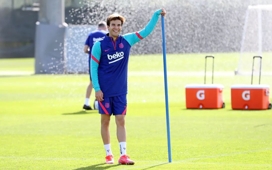 巴萨官方公布苏亚雷斯,巴萨官方旗舰店