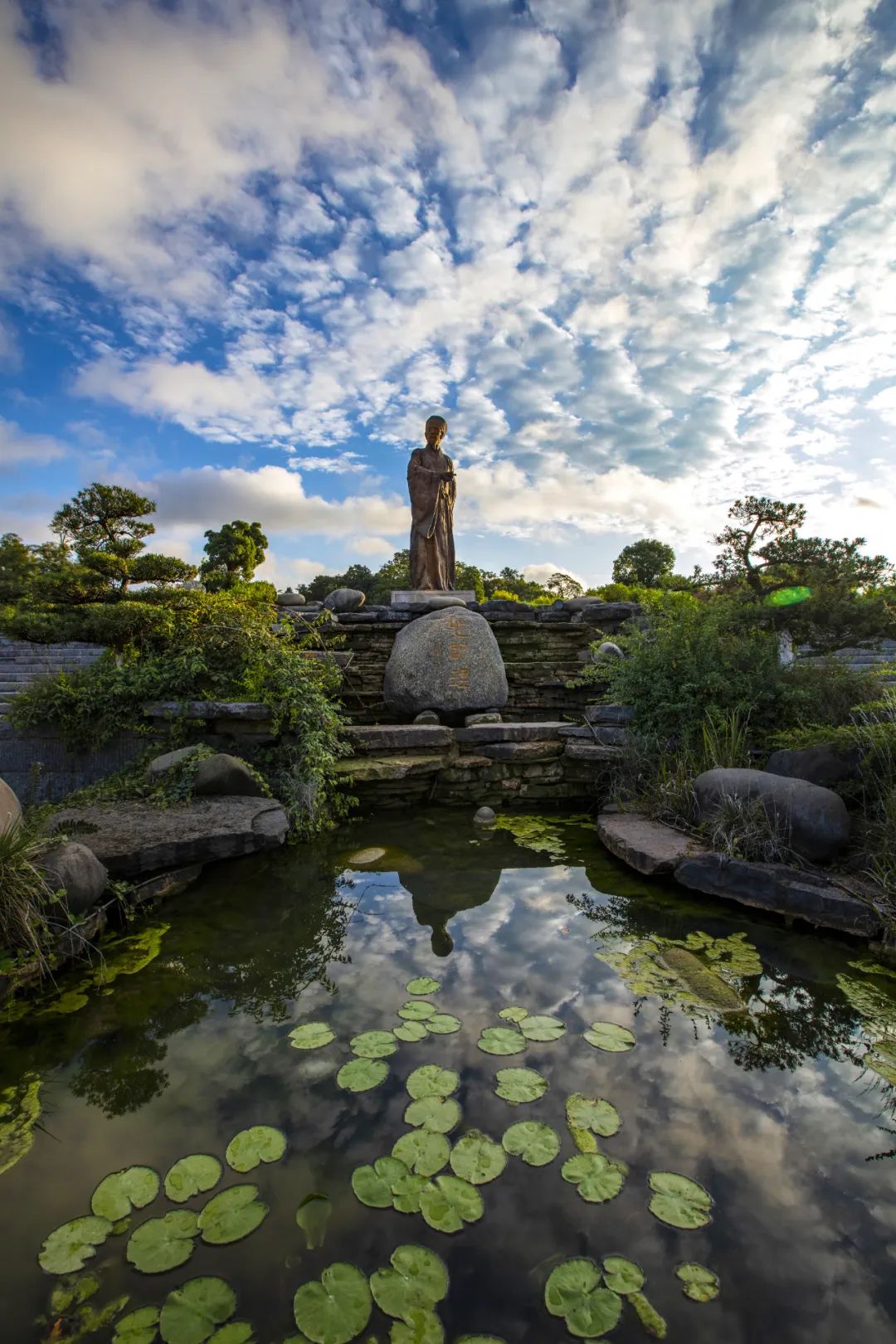 如何看懂中国第一山地省的多彩文化史诗？