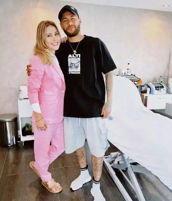 巴舒亚伊世界杯搞笑,巴舒亚伊美甲