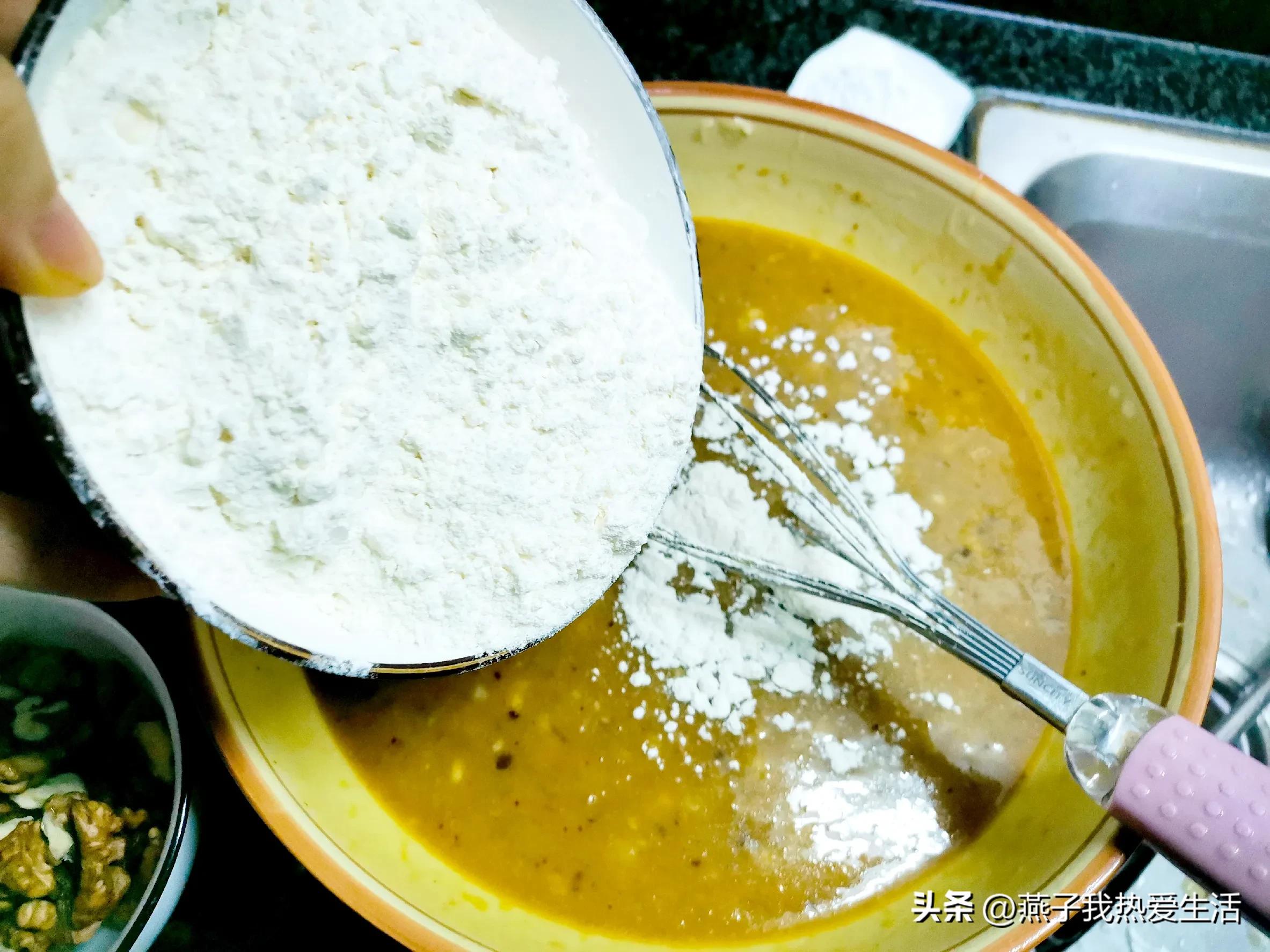 小蛋糕面包制作教程简单又好看,少糖少油香蕉蛋糕的家庭做法视频