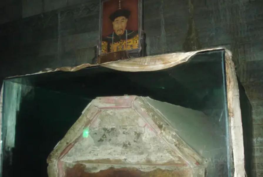 一老人潜伏清东陵多年,河北一老汉潜伏东陵10多年