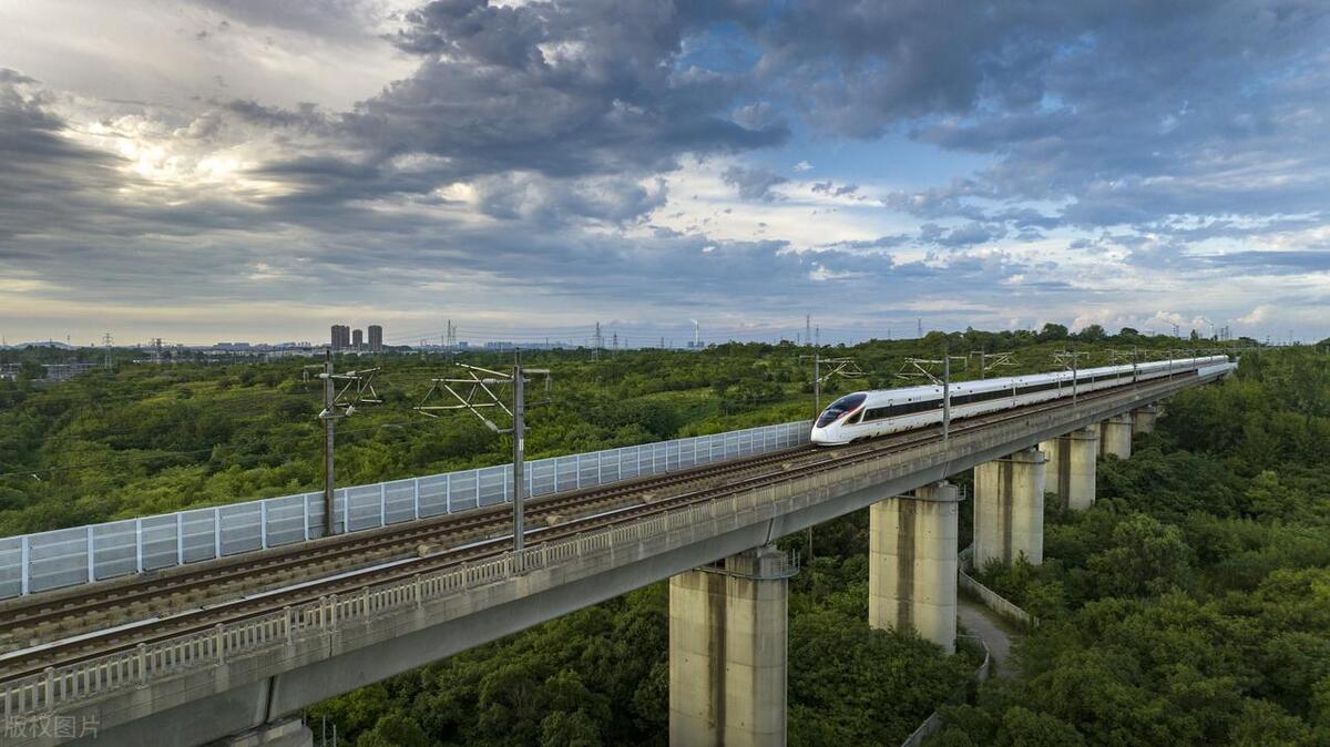 未来我们面对的世界是：无生意可做，无工可打，无机可投