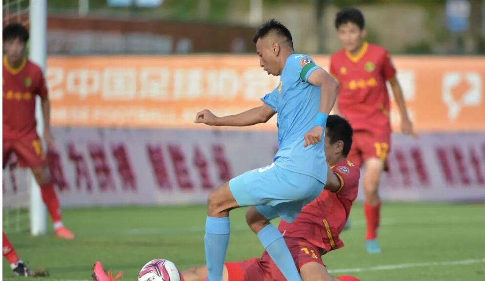 足球报评足协暂缓处罚武汉长江,武汉长江足球俱乐部退赛了吗