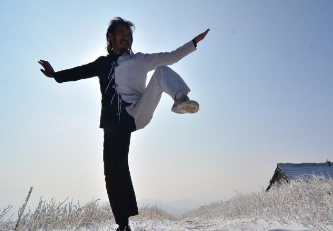 山东一位道长坚信龙真实存在，并上山寻龙16年，至今仍在山上坚持