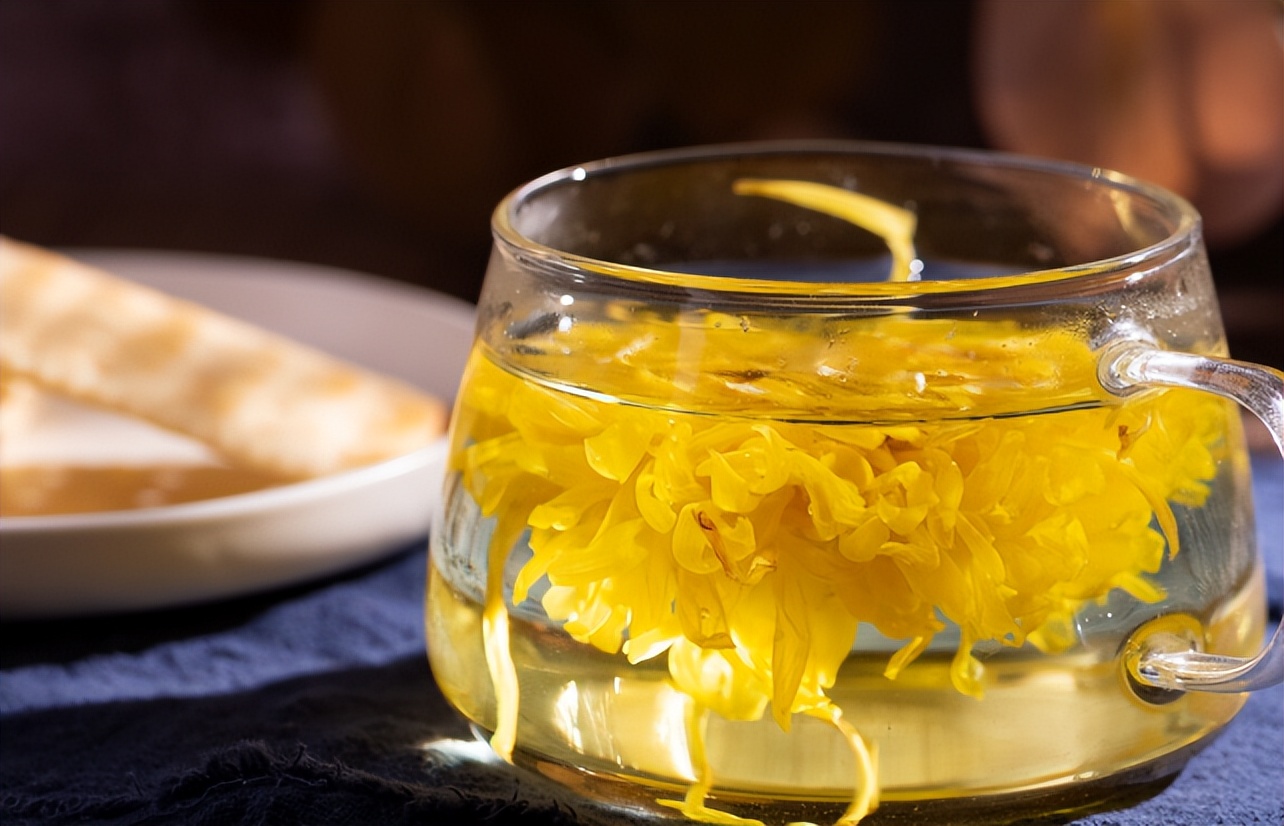 秋冬季节适合喝的养生茶女,寒冷的冬日需要一杯暖暖的养生茶