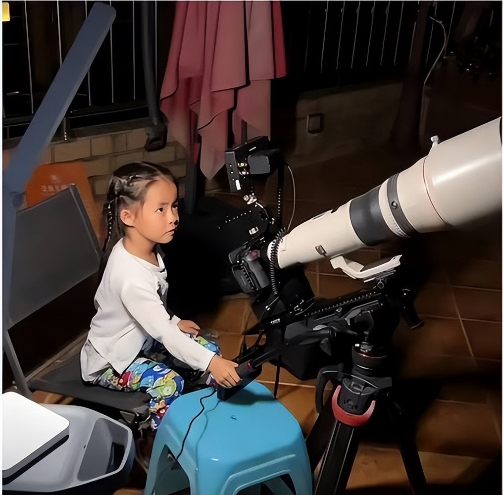 村超小摄影师是哪里人,村超5岁摄影师