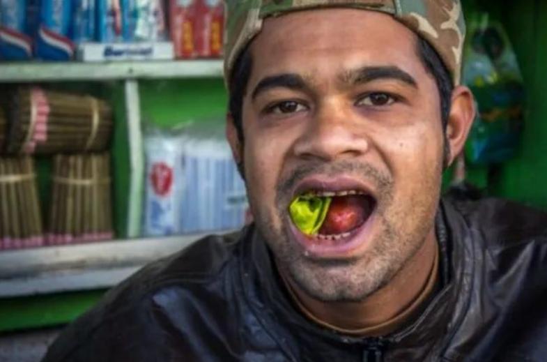 成瘾只是表象，36岁傅松患口腔癌离世，让我看到了槟榔产业的背后