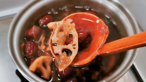 女人夏天喝什么美容养颜,冬日必喝养颜汤